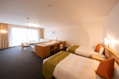 夕陽側洋室（禁煙）