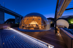 【ルーフトップ・ドームテント】４ベッドタイプ（最大８名・ドーム面積５０㎡・総面積１５８㎡）