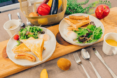 【からだにやさしい朝食付き♪】夕食はお持ち込み自由♪ご朝食は各お部屋で♪【一泊朝食付き】