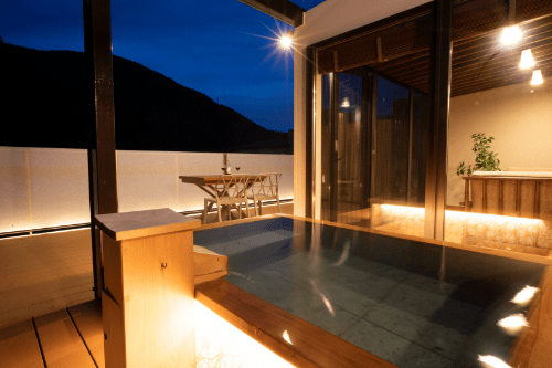 ★夕食評価 4.8★冷蔵庫特典付　黒毛和牛会席／展望露天風呂付客室『山月・観月』に泊まる&hellip;朝夕部屋食 46,175円で宿泊できるプラン