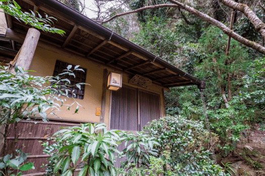 [KARUKAYA] Separate room with a half open-air bath and free-flowing hot-spring water / Japanese-style room 6 + 4.5 tatami mats / Villa Size: 27 m&sup2;