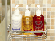 【プロバンシア】シャンプー、コンディショナーはラベンダー、ボディソープはアーモンドの香り。