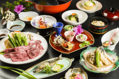 【夕食／高見屋名物すきしゃぶ鍋例】とろけるような舌触りの山形牛をすきやきとしゃぶしゃぶ同時に