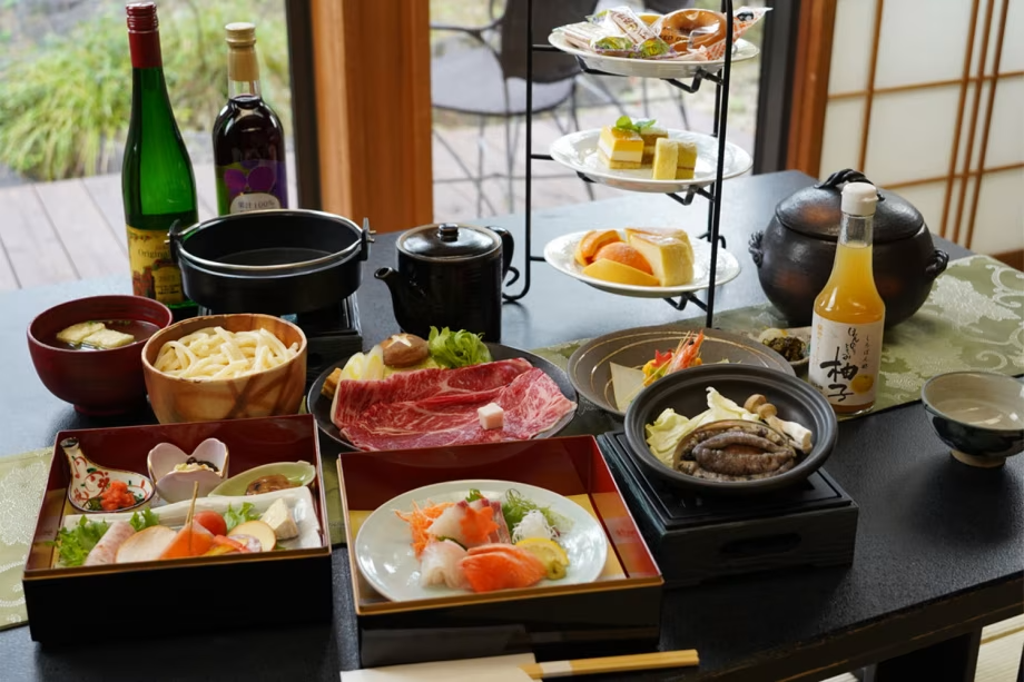 お部屋食 ※秋・冬お料理イメージ(内容は仕入れ等により異なります) お部屋食 ※秋・冬お料理イメージ(内容は仕入れ等により異なります)