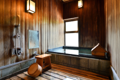 Traditional Japanese-style room 12 tatami mats (50㎡) with indoor hot water with free-flowing hot-spring water Traditional Japanese-style room 12 tatami mats (50㎡) with indoor hot water with free-flowing hot-spring water