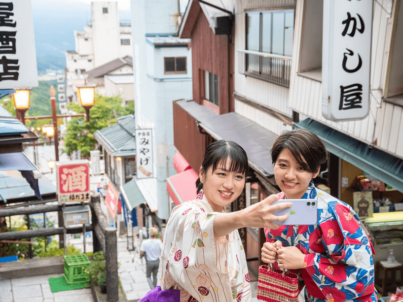 *【周辺散策】色浴衣で石段街を散策