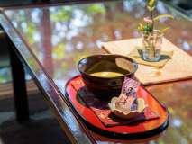 *ロビーにて抹茶のサービス。ご到着後にほっと一息。