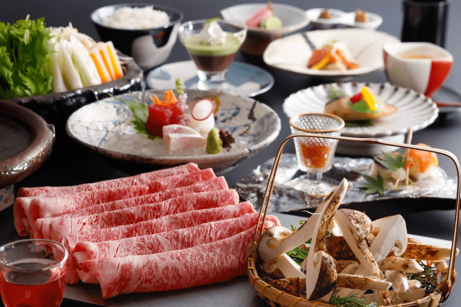 姫路和牛と松茸のすき焼き会席(お肉・松茸・野菜は3名盛りです) 姫路和牛と松茸のすき焼き会席(お肉・松茸・野菜は3名盛りです)