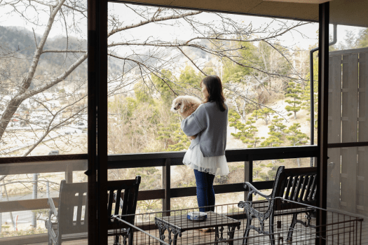 ウッドテラス付きでひなたぼっこも楽しめます