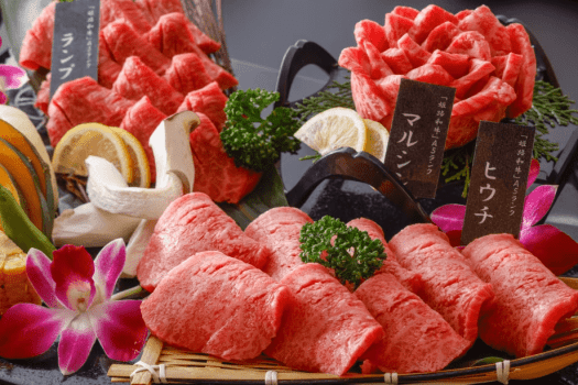 肉彩会席（※画像のお肉は「3名盛り」です）