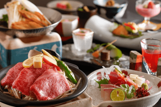 旬の恵みを贅沢に取り入れ、素材本来の旨みを丁寧に引き出した、料理長こだわりの本格会席