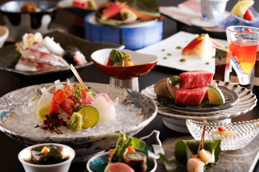 旬の厳選食材を惜しみなく用い、素材が持つ滋味を最大限に引き立てた、料理長渾身の格調高い本格会席 旬の厳選食材を惜しみなく用い、素材が持つ滋味を最大限に引き立てた、料理長渾身の格調高い本格会席