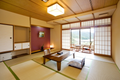 翔鷺館 本館 ／ 和室(12.5畳)