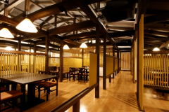 ＜ダイニングー康貴＞イメージ　移動らくらく　イステーブル席　ダイニング康貴