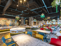 【琉球やんばるダイニング　】ライブキッチンの大型ロースターや鉄板から、ブッフェ形式にてご用意