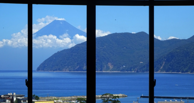 【朝食付き】温泉露天風呂付スイートルームから世界遺産「富士山」を一望