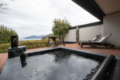 【虹の端】温泉露天風呂付客室　富士山と美しい駿河湾を一望