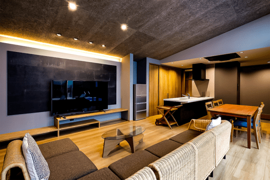 【ルームチャージ】天然温泉＆プライベートプール付き｜一棟貸切シンプルステイ