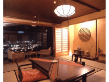 川のほとり　和室客室
2階です。