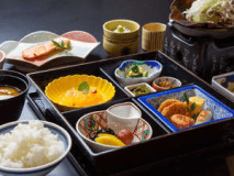 【1泊朝食】　しっかり朝ごはんでエネルギーチャージ♪　大浴場は深夜もOK♪