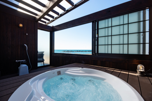 【夕食付 手ぶらでBBQ】プライベートビーチと美しい夕日を望む1棟貸切ヴィラで地産地消の食材を堪能