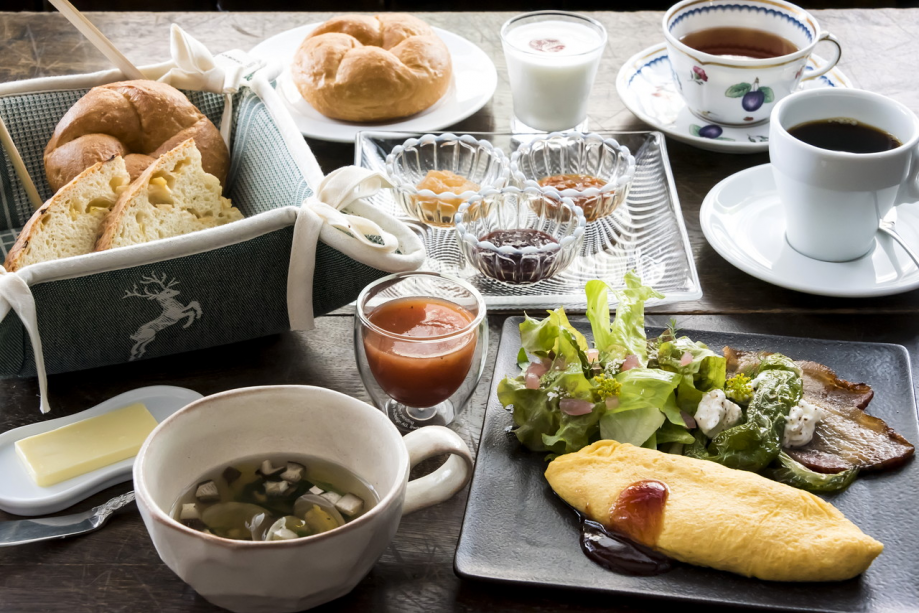 人気の自家製ジャムとともにご朝食をお召し上がりください