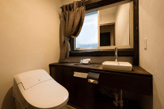 【107】ウッディツイン　機能的な洗面・トイレスペース（※お部屋にお風呂はございません）