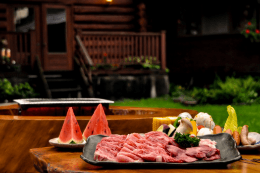【プレミアムBBQ】ログハウスの前でちょっと贅沢なバーベキュー