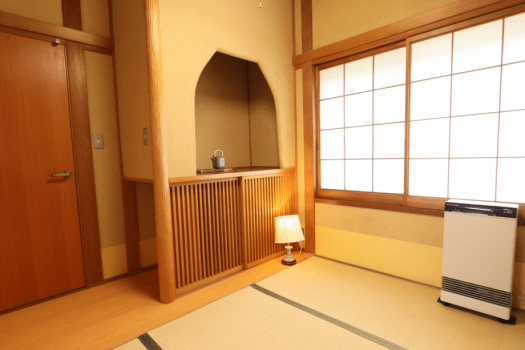 Japanese Family Room with a sink,toilet and bathroom