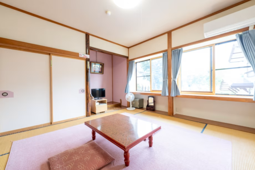 Japanese-style room: 8 tatami mats