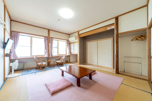 Japanese-style room: 10 tatami mats