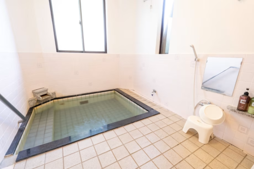 Indoor Bath (Woｍen)