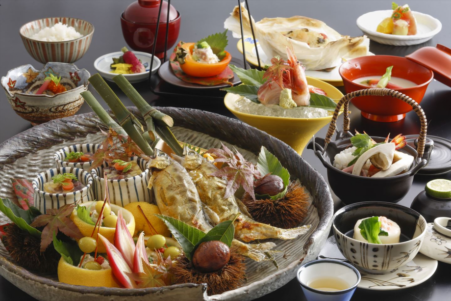 ご夕食の一例：会席(秋)　イメージです。仕入れ状況によりメニューは変わります。