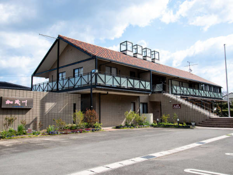 【ゲストハウス加茂川】クラブハウス風の貸別荘です