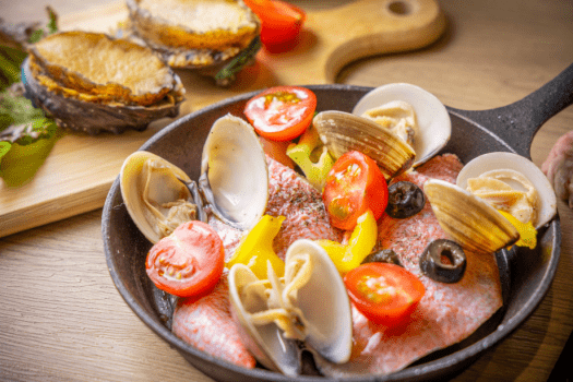 広島グルメを食す♪広島/安芸太田の新鮮食材を楽しむ1泊2食付きプラン♪【愛犬とグランピング/温泉チケット付】