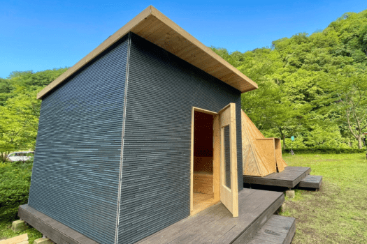 四角いサウナ外観