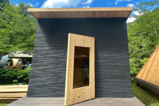 四角いサウナ外観