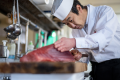 「仕入れた魚はその日のうちに」が、当館のこだわり。毎朝市場で吟味する、新鮮な海の幸です。