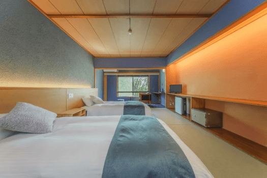 【Club Room】■Japanese-style room with 10-tatami-mat bed■Ensuite bath and toilet／Non-smoking