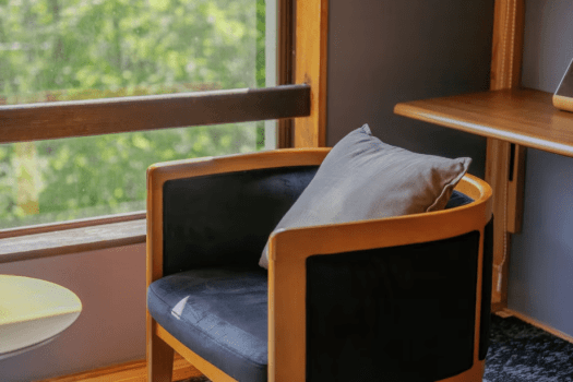 【Club Room】■Japanese-style room with 10-tatami-mat bed■Ensuite bath and toilet／Non-smoking