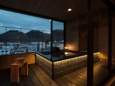 ＜本館＞景觀浴缸配備的高級和式客房