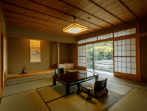 銀泉露天風呂付貴賓室　主室