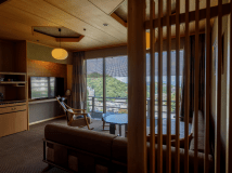 銀泉露天風呂付貴賓室　リビング