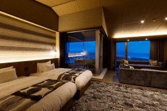 【701】日本海を眺めながら、広々とした展望温泉風呂で家族水入らずの湯あみをお愉しみいただけます