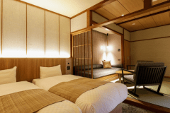 洋室にはシングルサイズのベッド、和室にはソファベッドをご用意。ゆったりお寛ぎいただけます。