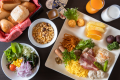 朝食バイキング（一例）お好みのものをチョイスして、自分だけの朝食プレート♪和食はもちろん、パンなど洋食もございます。