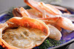 【冬・夕食】焼き蟹［一例］　香ばしい香りと共に