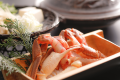 【冬・夕食】蟹鋤鍋［一例］　特製の出汁で味わう蟹鍋は蟹料理の大定番。〆の雑炊も絶品です