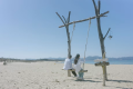 【ギャラリー－Beach－】　夕日が浦海岸の人気写真スポット「ビーチブランコゆらり」