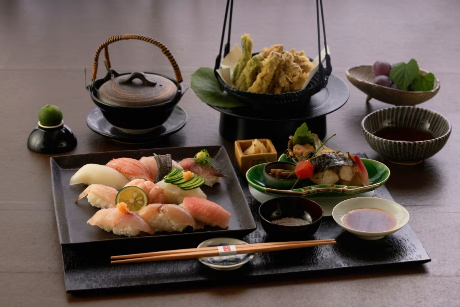 【夕餉 通年】丹後の旬魚鮨十貫に、天ぷらなど地元食材を活かした料理を揃えて